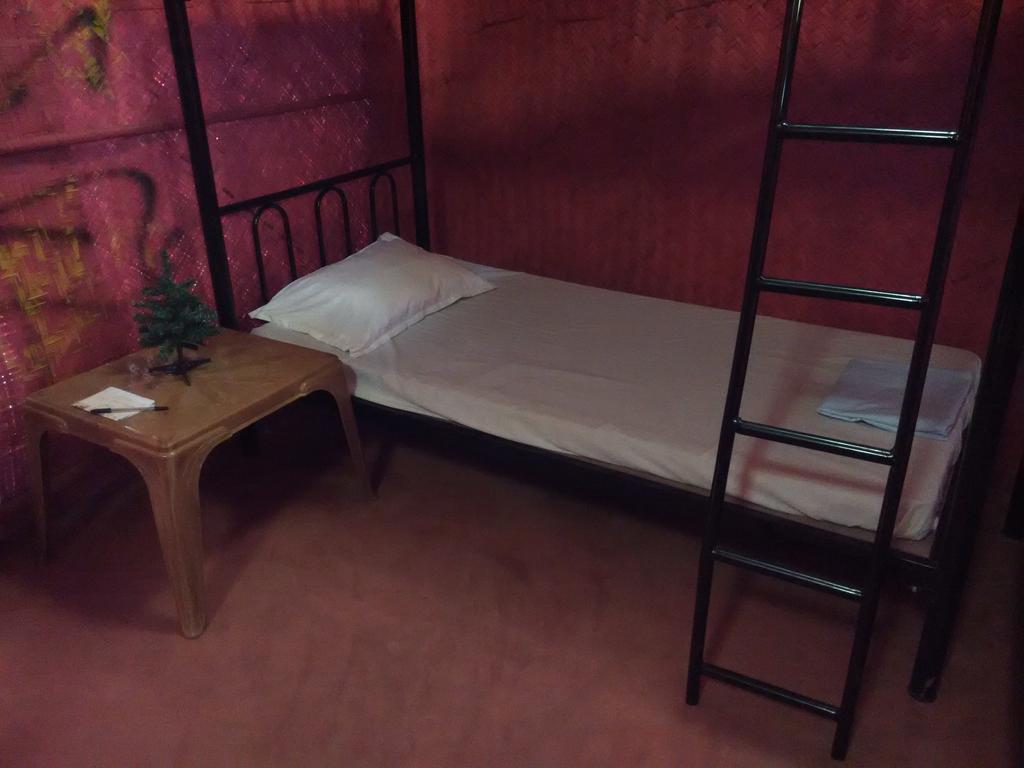 Bricks And Bamboo Hostel Anjuna Zimmer foto