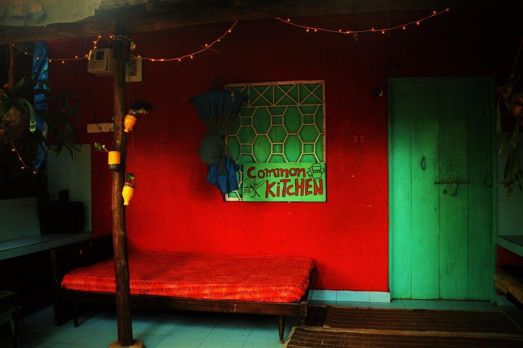 Bricks And Bamboo Hostel Anjuna Exterior foto
